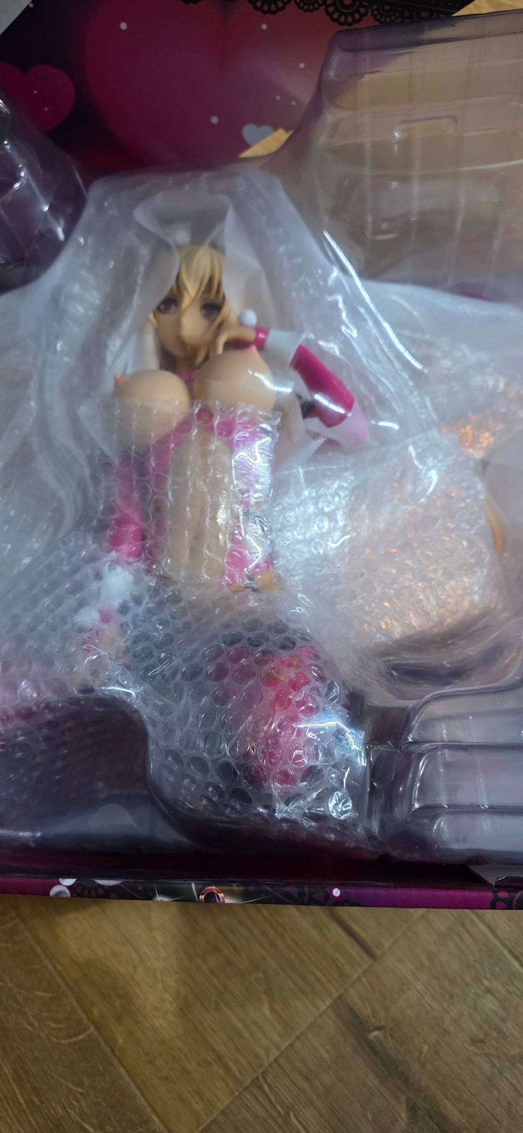 Creators Opinion: Caroline Yuri 1/4 Scale PVC Statue (Tanned Bunny Ver.) – Damaged Packaging