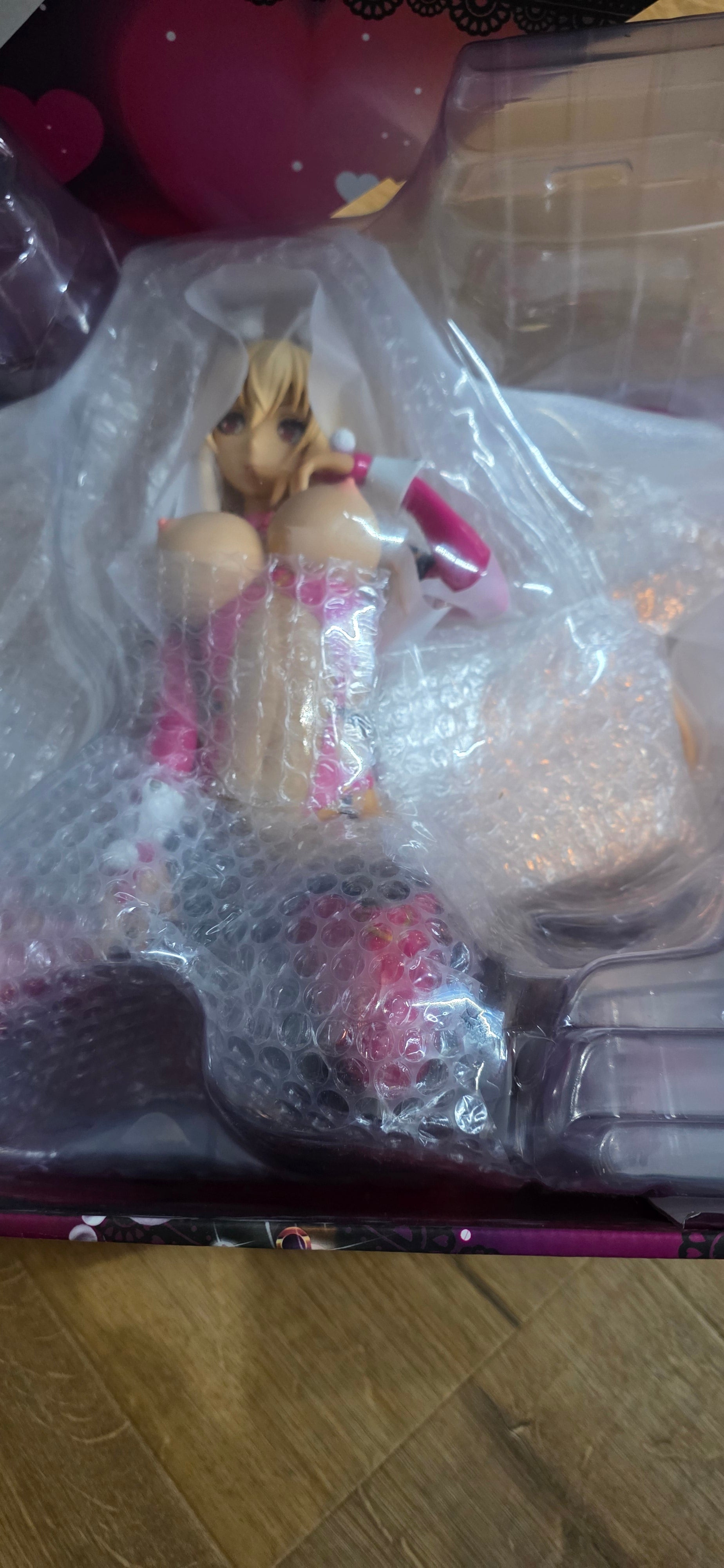 Creators Opinion: Caroline Yuri 1/4 Scale PVC Statue (Tanned Bunny Ver.) – Damaged Packaging