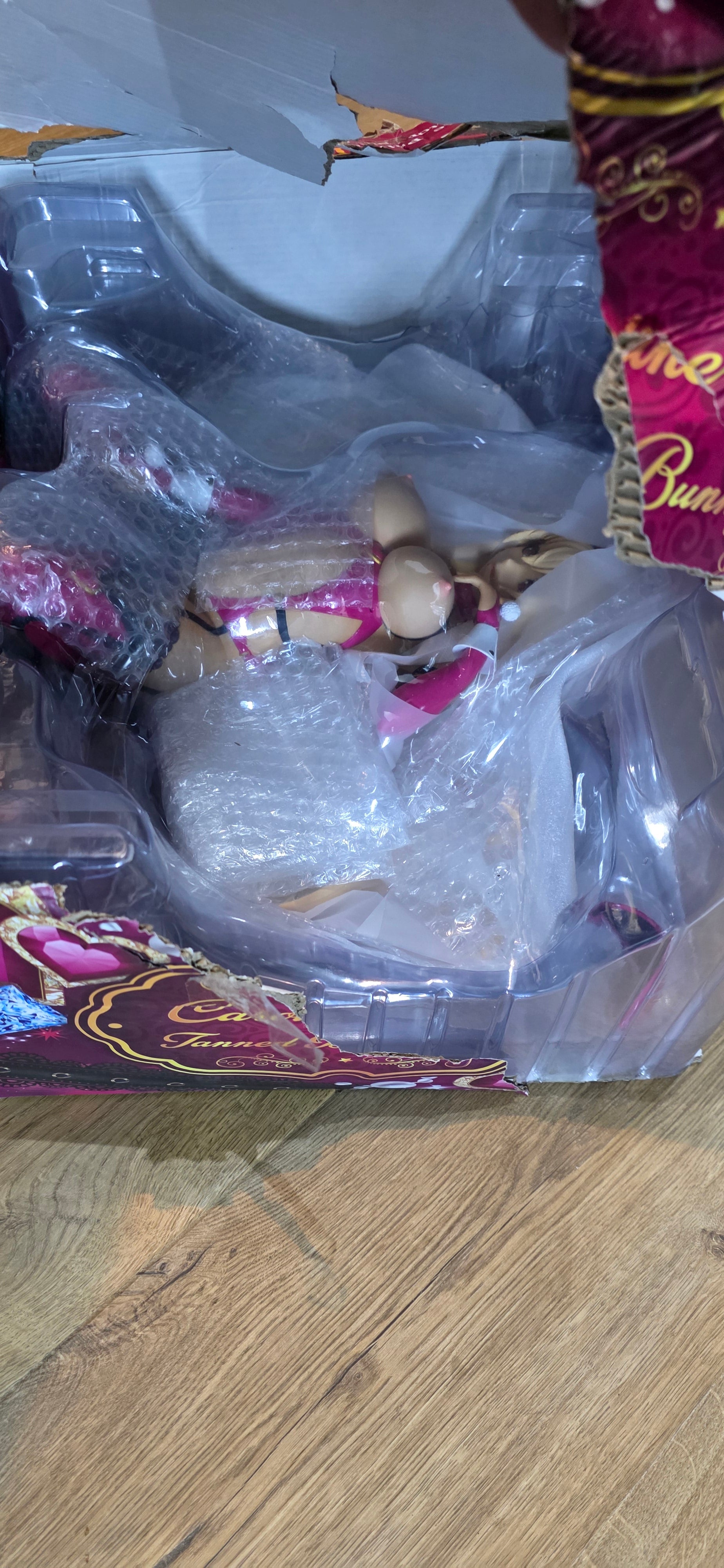Creators Opinion: Caroline Yuri 1/4 Scale PVC Statue (Tanned Bunny Ver.) – Damaged Packaging