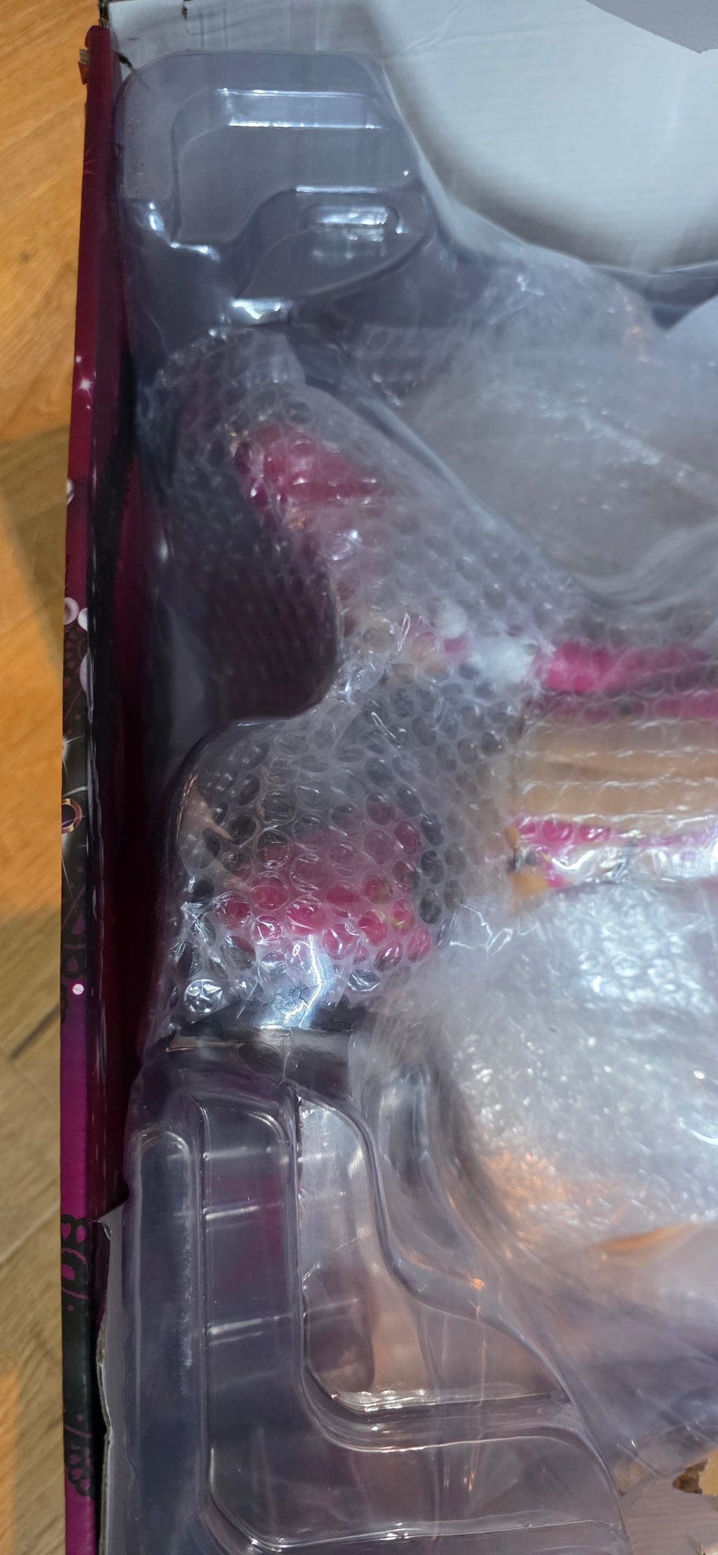 Creators Opinion: Caroline Yuri 1/4 Scale PVC Statue (Tanned Bunny Ver.) – Damaged Packaging
